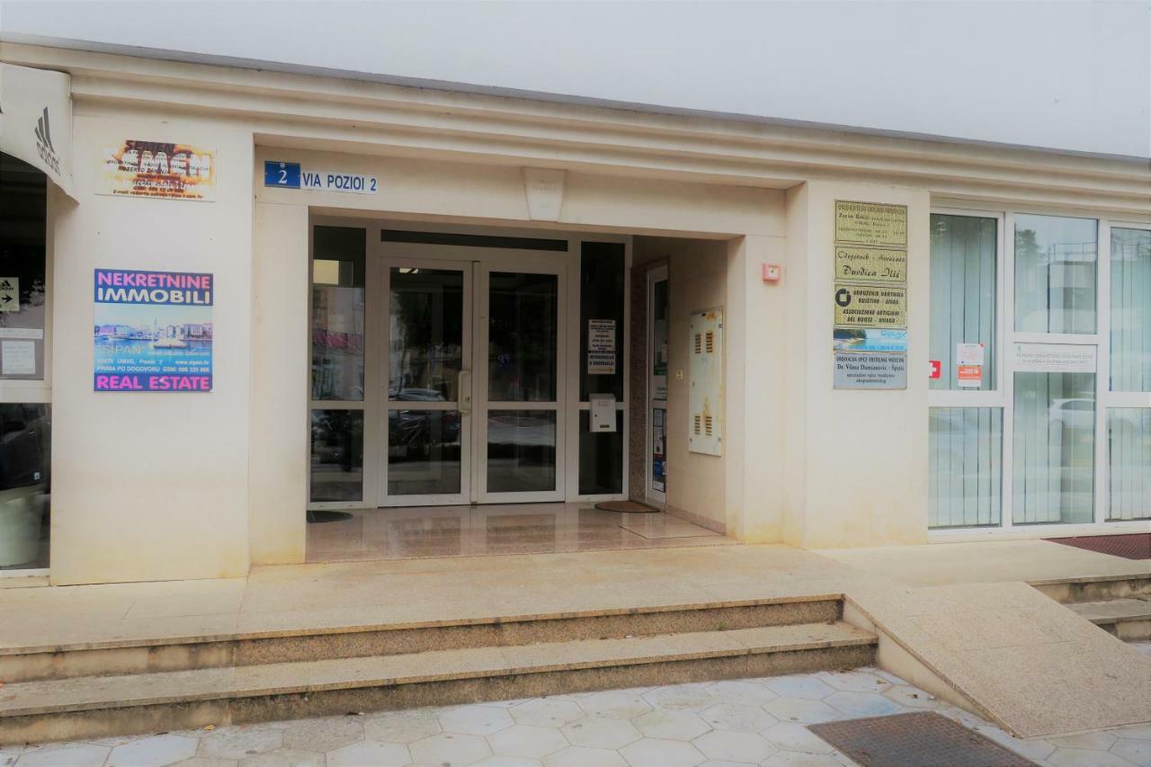 City Center Blue Dream Umag Bagian luar foto