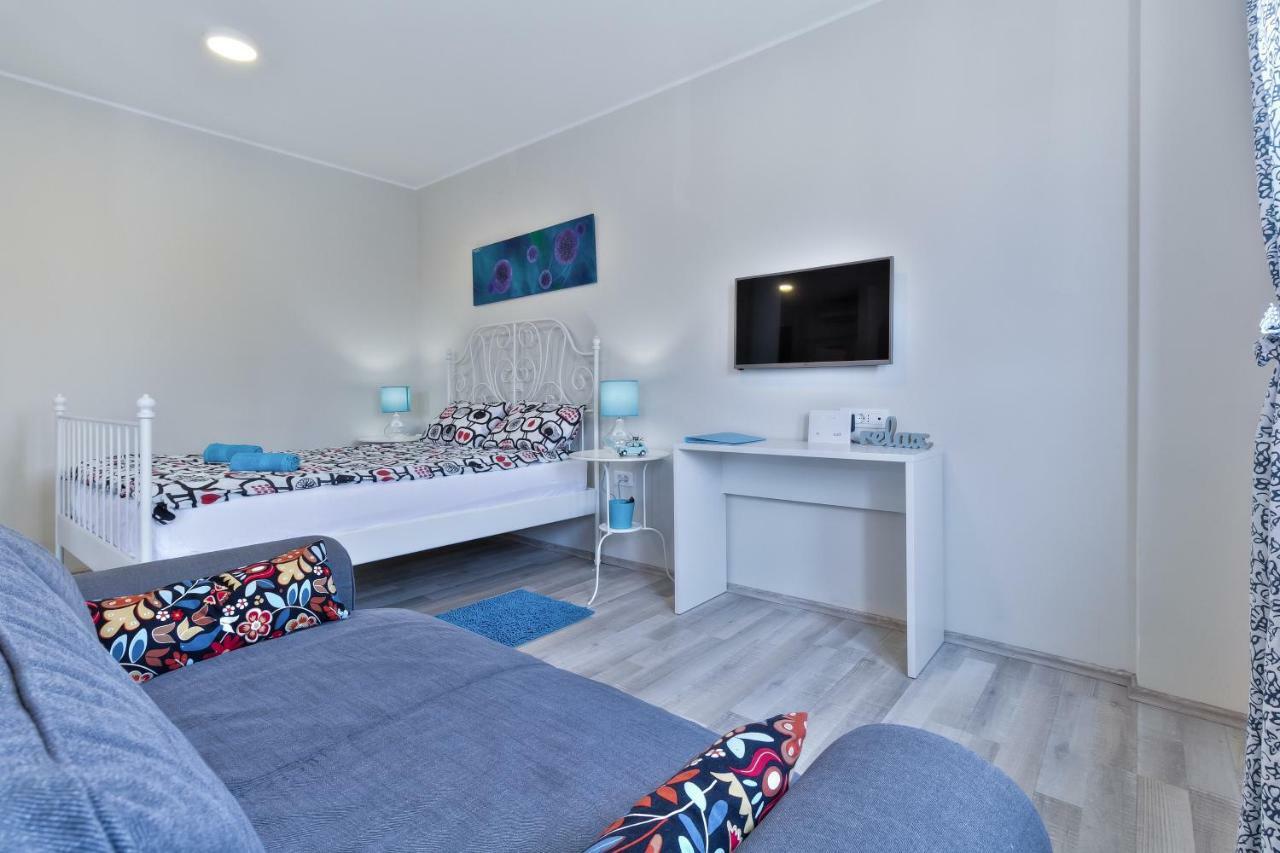 City Center Blue Dream Umag Bagian luar foto