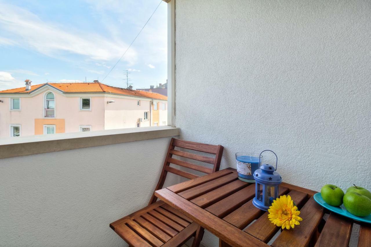 City Center Blue Dream Umag Bagian luar foto